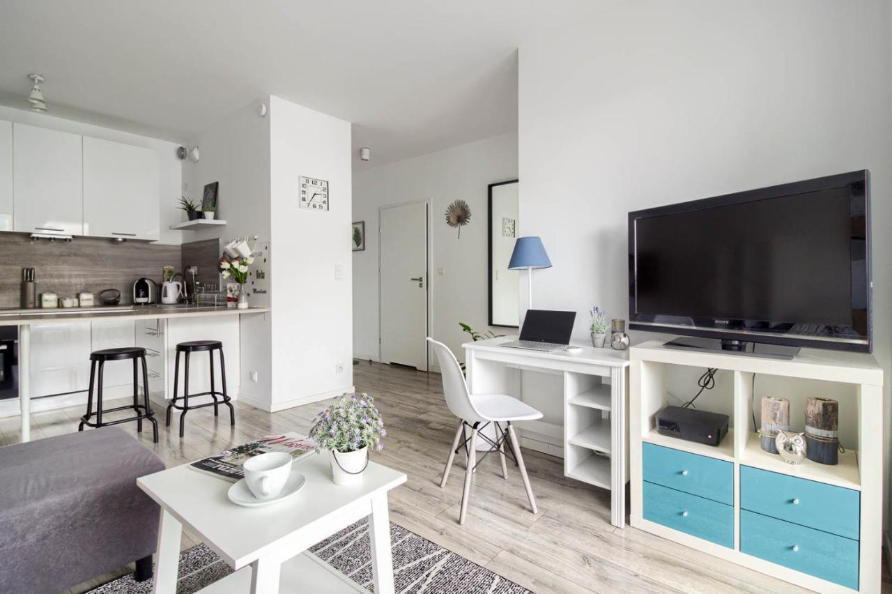 M&R Apartament Airport&Business Premium Komputerowa - Underground Garage - Free Wifi - Netflix - Self Check-In - 5 Min From Chopin Airport Warsaw Ngoại thất bức ảnh
