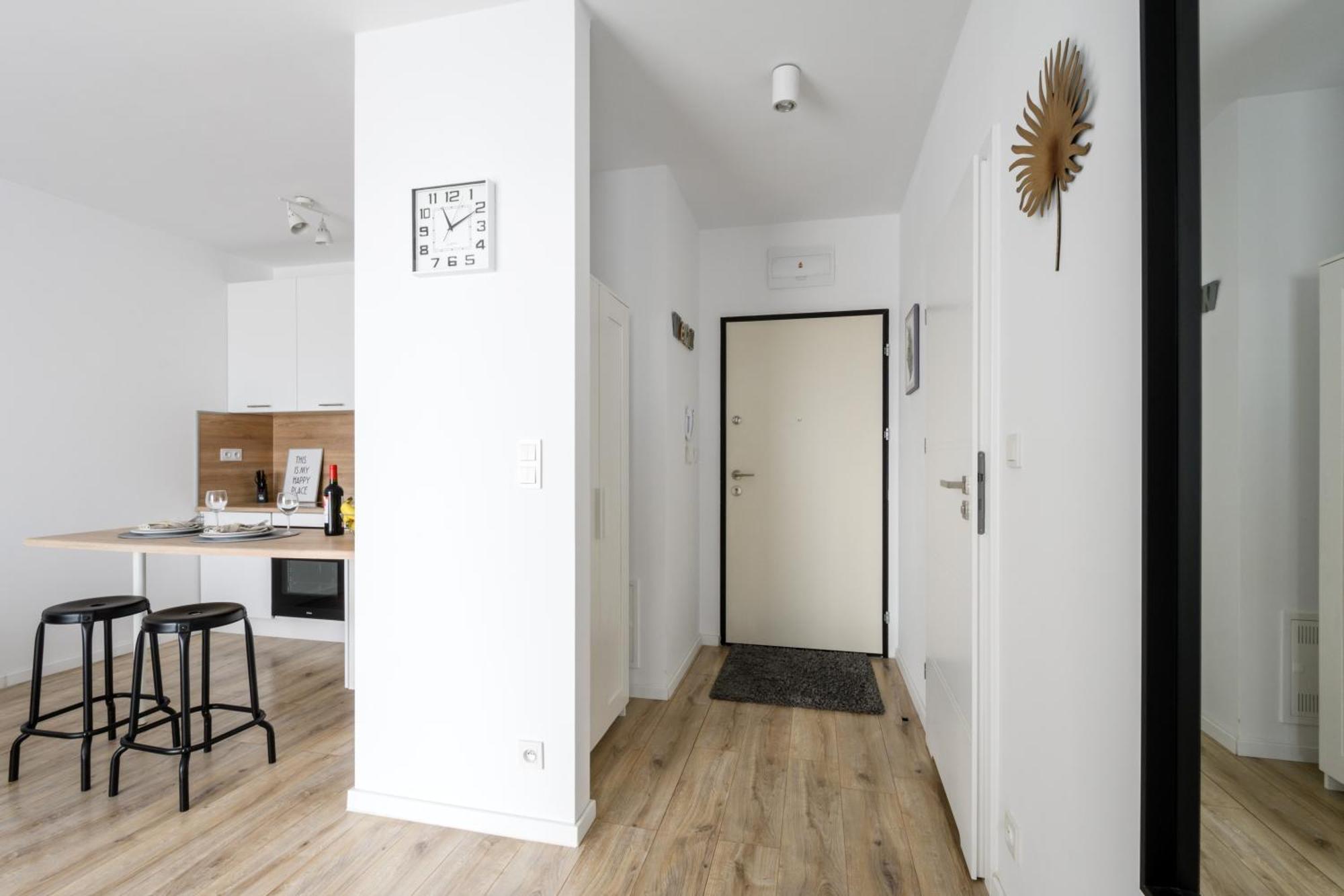 M&R Apartament Airport&Business Premium Komputerowa - Underground Garage - Free Wifi - Netflix - Self Check-In - 5 Min From Chopin Airport Warsaw Ngoại thất bức ảnh