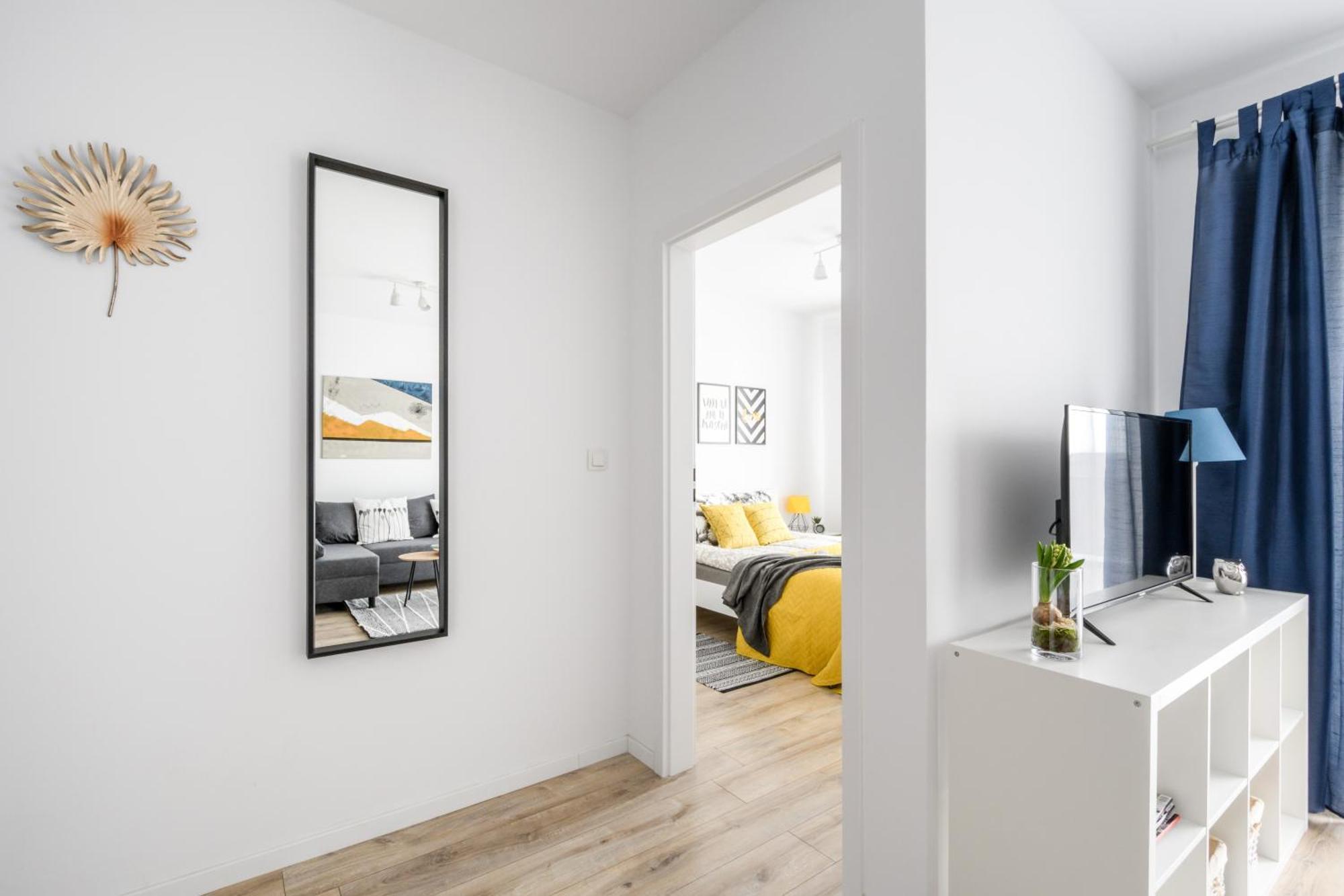 M&R Apartament Airport&Business Premium Komputerowa - Underground Garage - Free Wifi - Netflix - Self Check-In - 5 Min From Chopin Airport Warsaw Ngoại thất bức ảnh