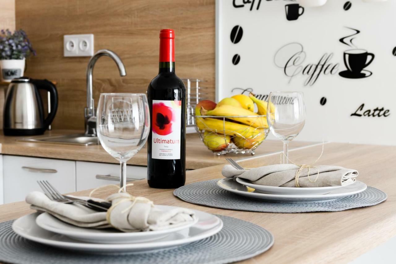 M&R Apartament Airport&Business Premium Komputerowa - Underground Garage - Free Wifi - Netflix - Self Check-In - 5 Min From Chopin Airport Warsaw Ngoại thất bức ảnh
