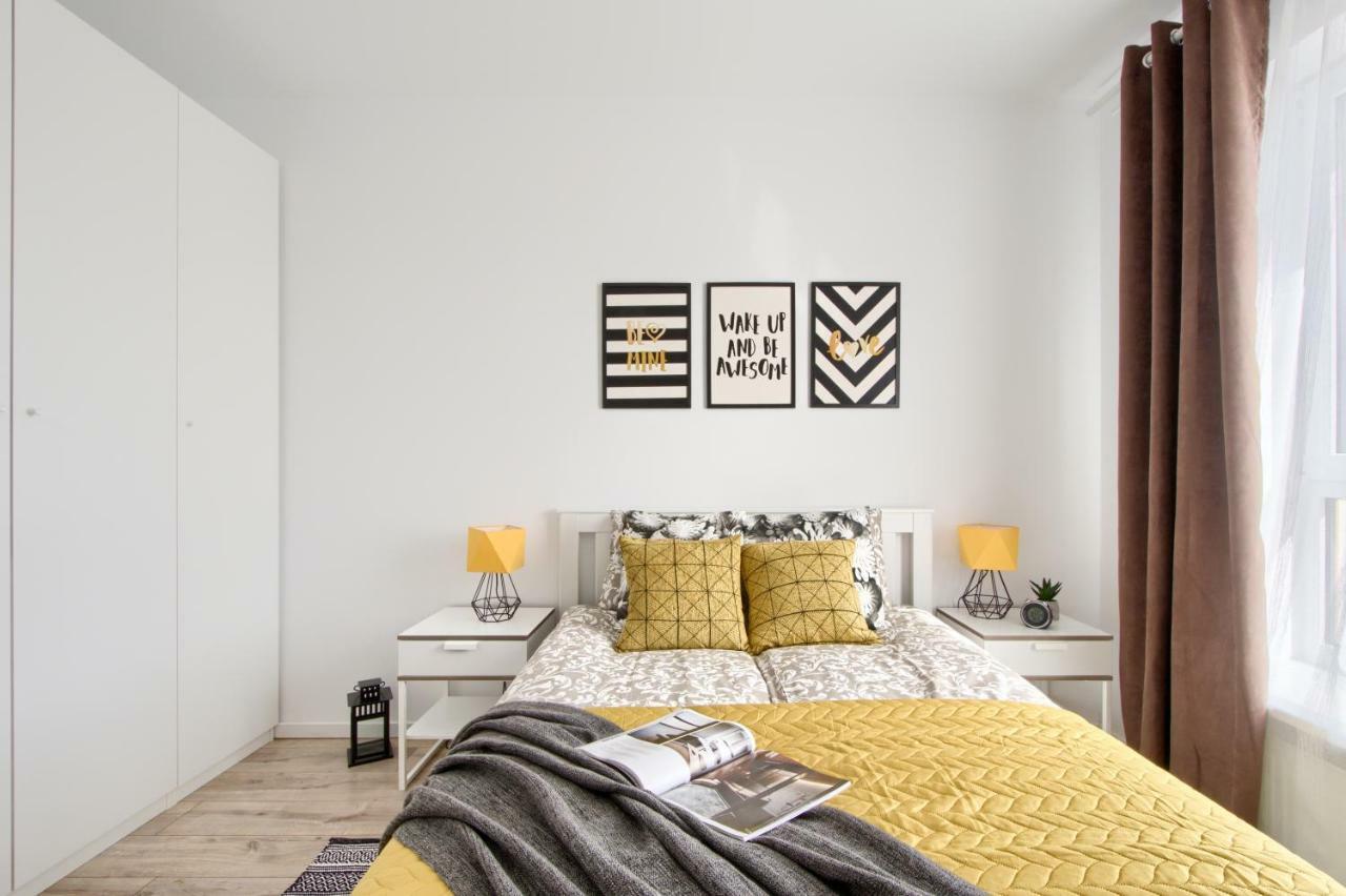 M&R Apartament Airport&Business Premium Komputerowa - Underground Garage - Free Wifi - Netflix - Self Check-In - 5 Min From Chopin Airport Warsaw Ngoại thất bức ảnh