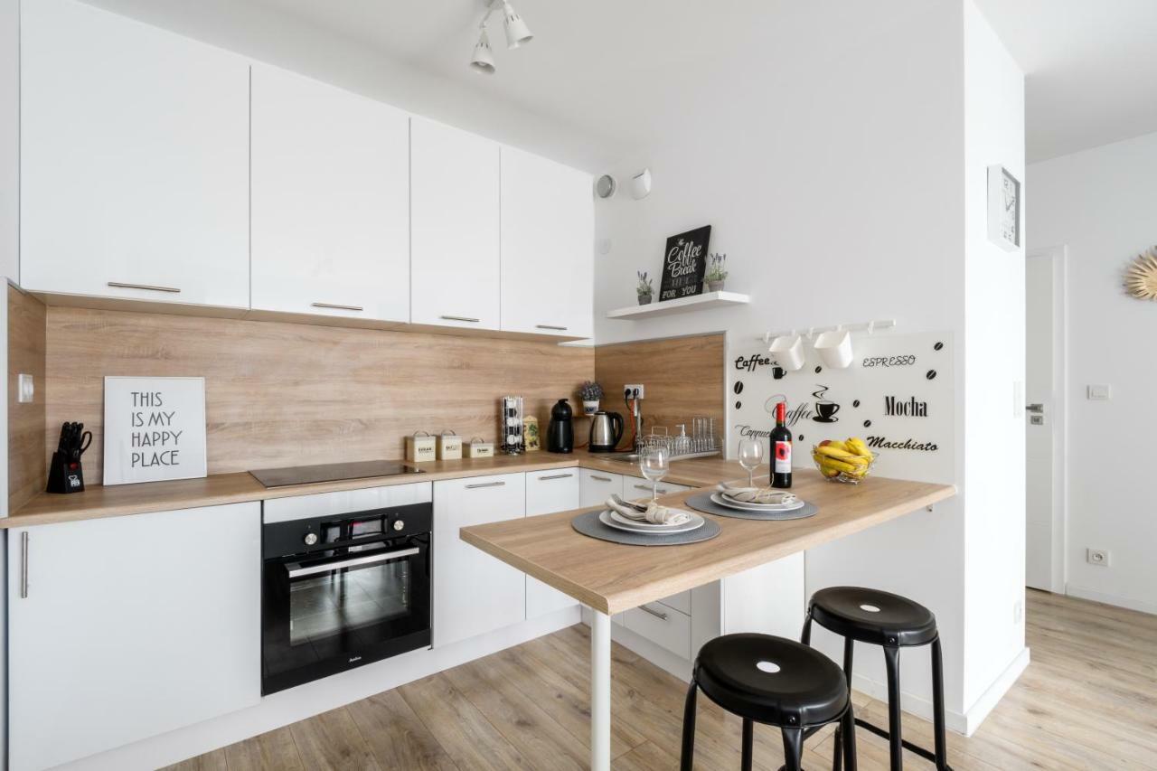 M&R Apartament Airport&Business Premium Komputerowa - Underground Garage - Free Wifi - Netflix - Self Check-In - 5 Min From Chopin Airport Warsaw Ngoại thất bức ảnh