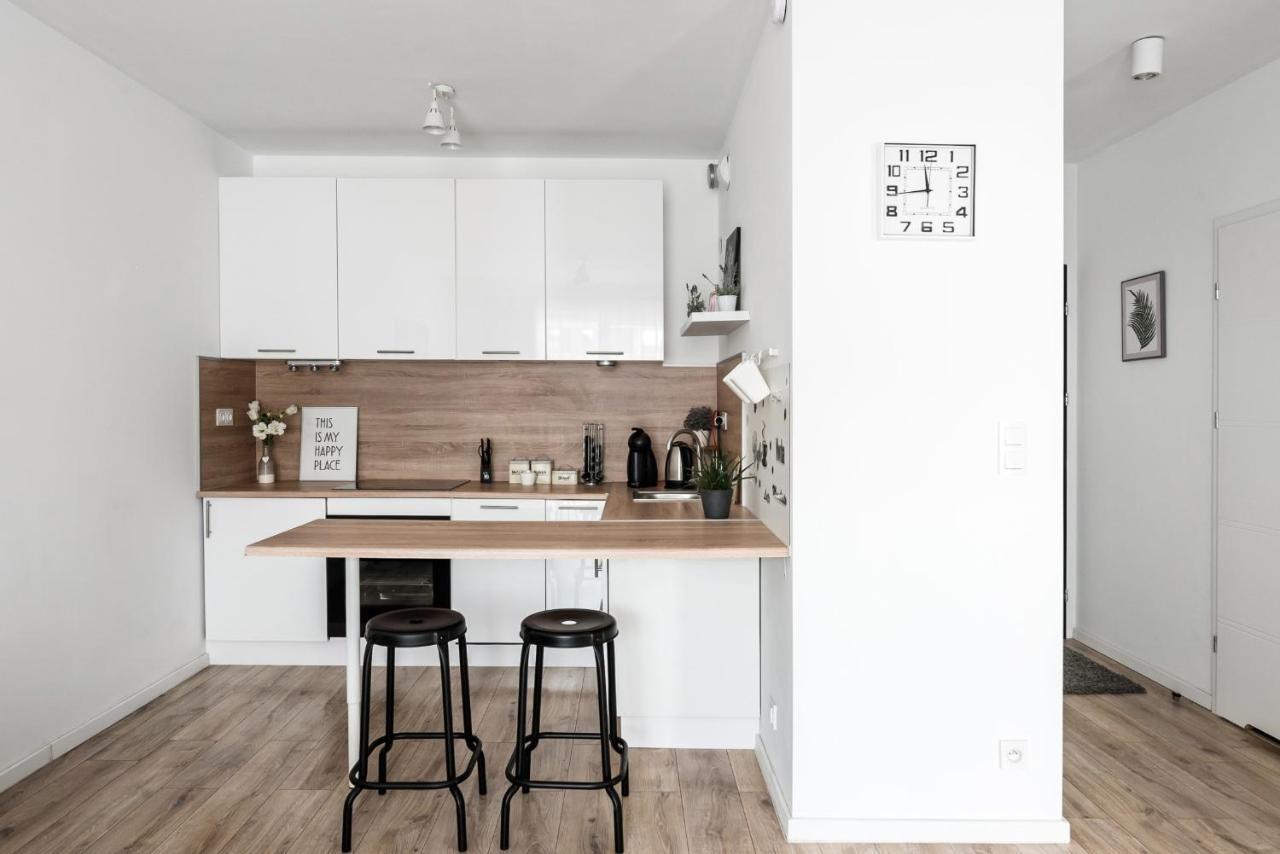 M&R Apartament Airport&Business Premium Komputerowa - Underground Garage - Free Wifi - Netflix - Self Check-In - 5 Min From Chopin Airport Warsaw Ngoại thất bức ảnh