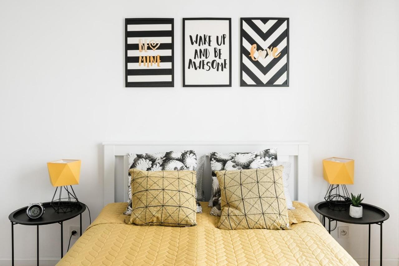 M&R Apartament Airport&Business Premium Komputerowa - Underground Garage - Free Wifi - Netflix - Self Check-In - 5 Min From Chopin Airport Warsaw Ngoại thất bức ảnh