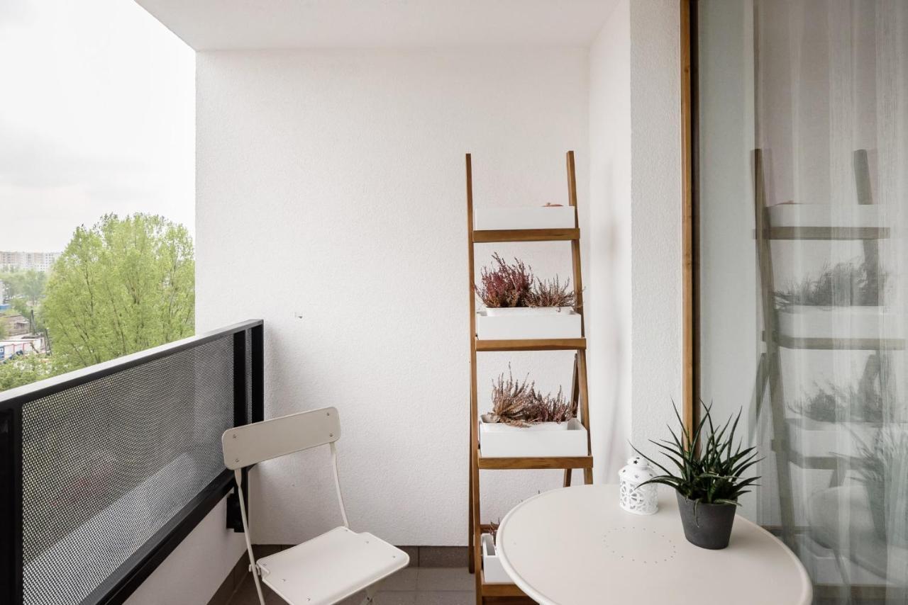 M&R Apartament Airport&Business Premium Komputerowa - Underground Garage - Free Wifi - Netflix - Self Check-In - 5 Min From Chopin Airport Warsaw Ngoại thất bức ảnh