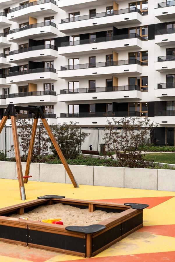 M&R Apartament Airport&Business Premium Komputerowa - Underground Garage - Free Wifi - Netflix - Self Check-In - 5 Min From Chopin Airport Warsaw Ngoại thất bức ảnh